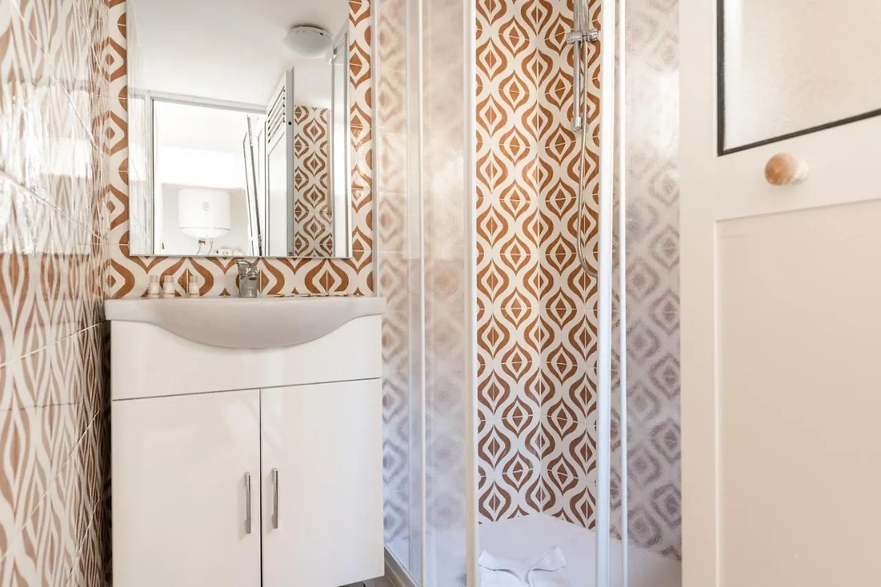 Functional & Central Flat With Netflix Bari 0*,  Italy